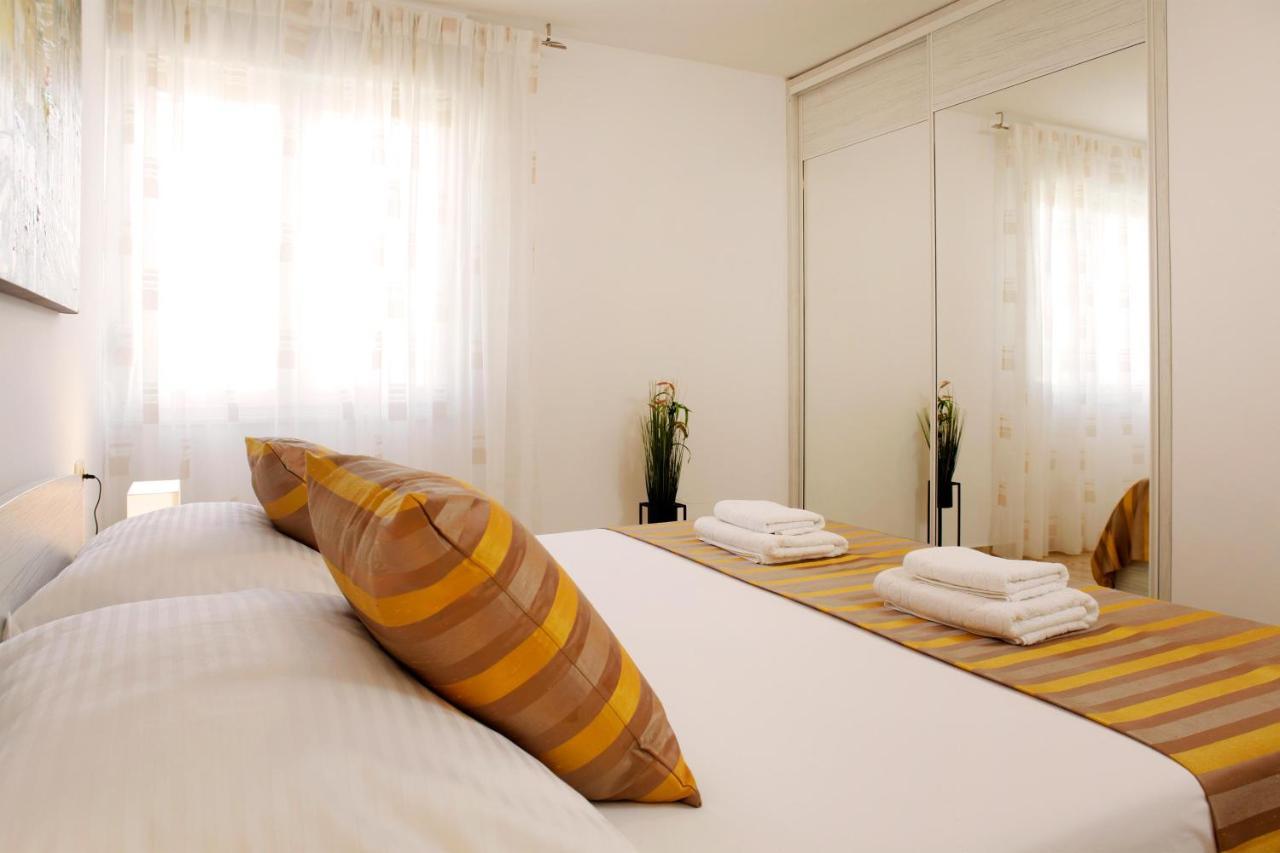 Modern 2-Bed Apt, Late Check In Available Split Ngoại thất bức ảnh