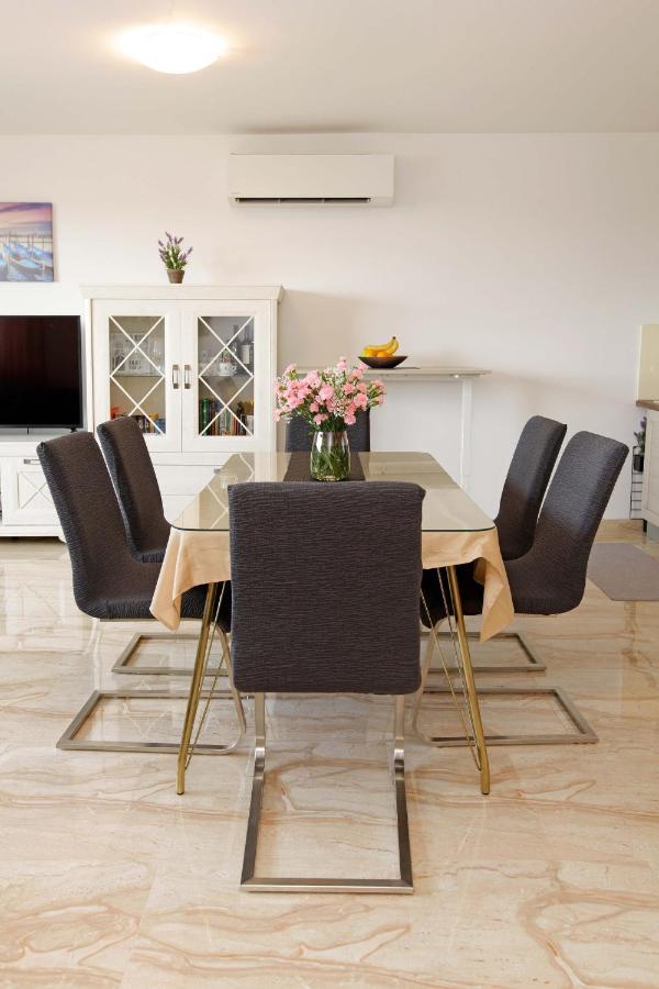 Modern 2-Bed Apt, Late Check In Available Split Ngoại thất bức ảnh